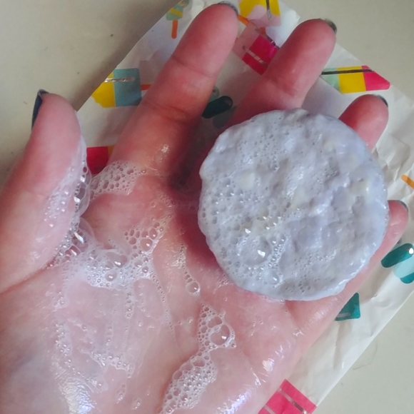 Handmade Moisturizing Soap (Lavender) - Picture 4 of 5